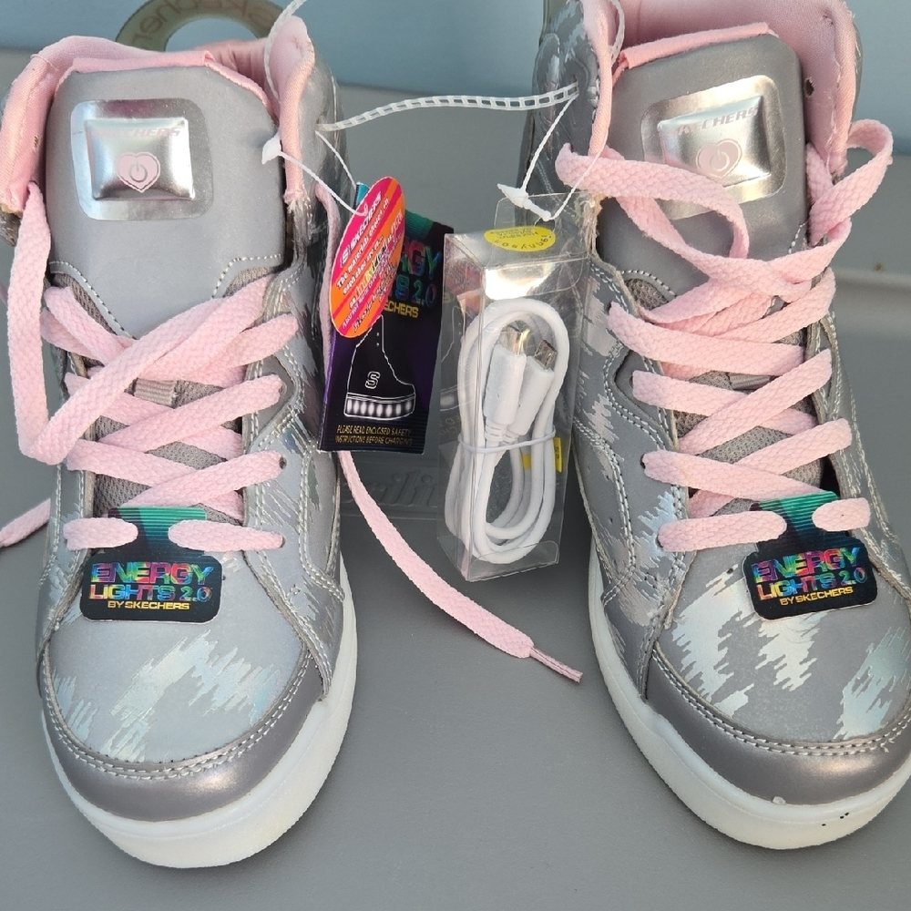 Skechers Silver and Pink Sneakers High-Top Sporty Design